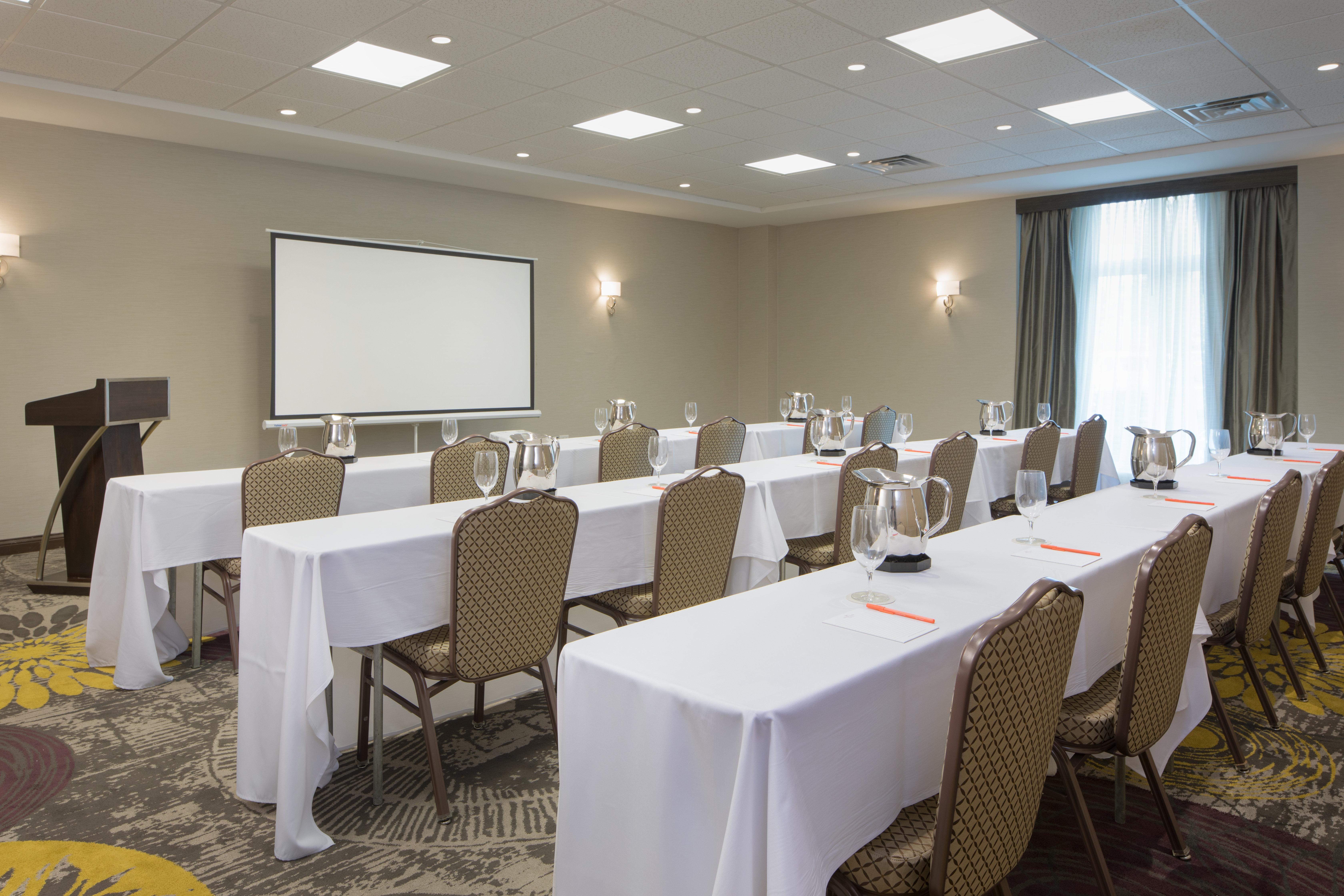Crowne Plaza Chicago Sw - Burr Ridge By Ihg Hotel Екстериор снимка